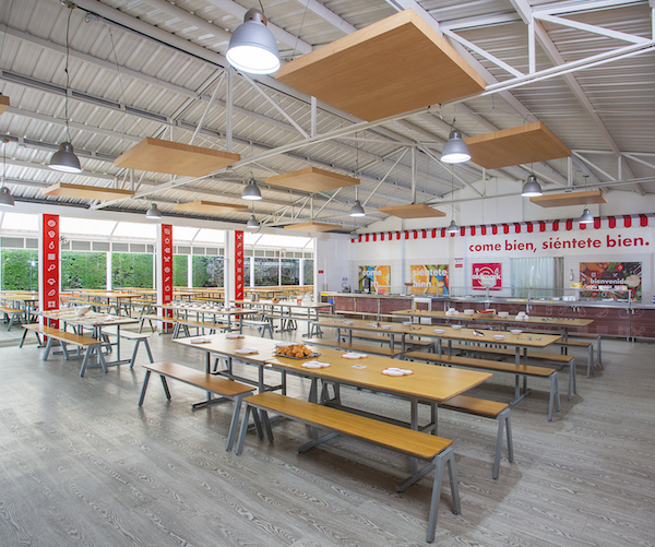 CIEDI cuenta con el servicio de restaurante hace 25 años altos estádares alimenticios para los estudiantes