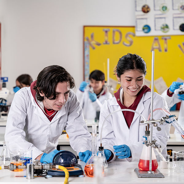 CIEDI promotes education the IB International Baccalaureate Program in its three training methods (Primary School Program - Middle Years Program and Diploma Program)